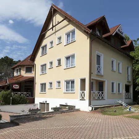 Hotel Francoise Balatonlelle